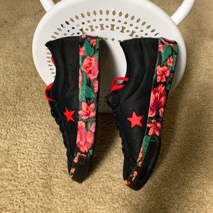 Converse One Star Sneakers
